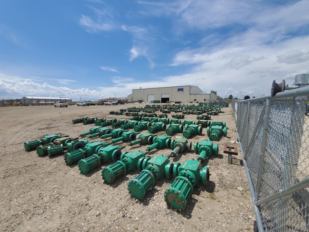± 15,000 SF shop, office & ± 7 acre yard | Former Weir Oil & Gas Facility: 14082 49th Rd NW, Williston, ND 58801